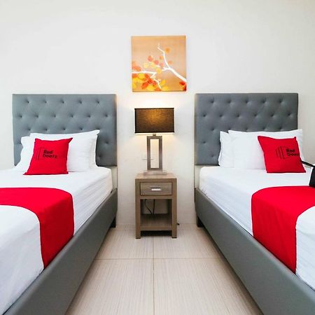 Reddoorz Premium @ Sampaloc Makati Hotel Makati City Exterior foto