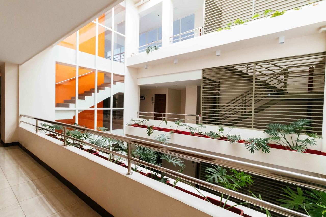 Reddoorz Premium @ Sampaloc Makati Hotel Makati City Exterior foto