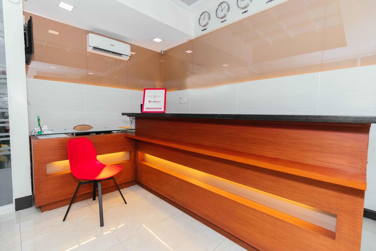 Reddoorz Premium @ Sampaloc Makati Hotel Makati City Exterior foto