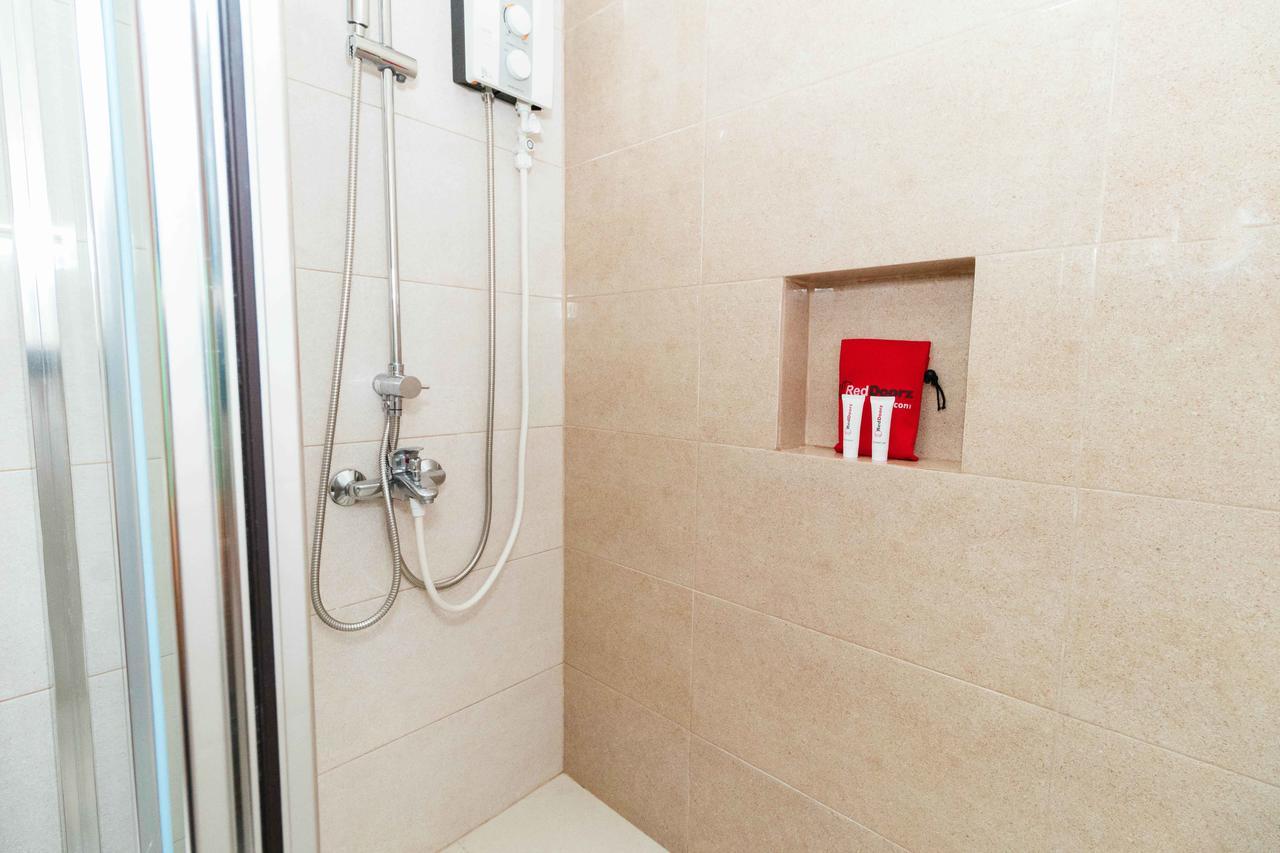Reddoorz Premium @ Sampaloc Makati Hotel Makati City Exterior foto