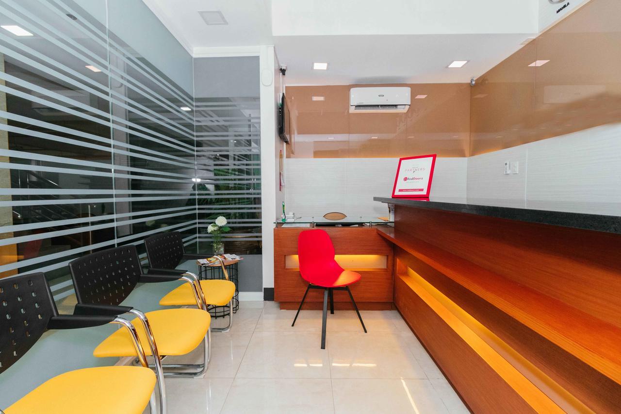 Reddoorz Premium @ Sampaloc Makati Hotel Makati City Exterior foto