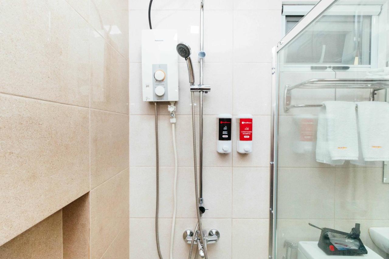 Reddoorz Premium @ Sampaloc Makati Hotel Makati City Exterior foto