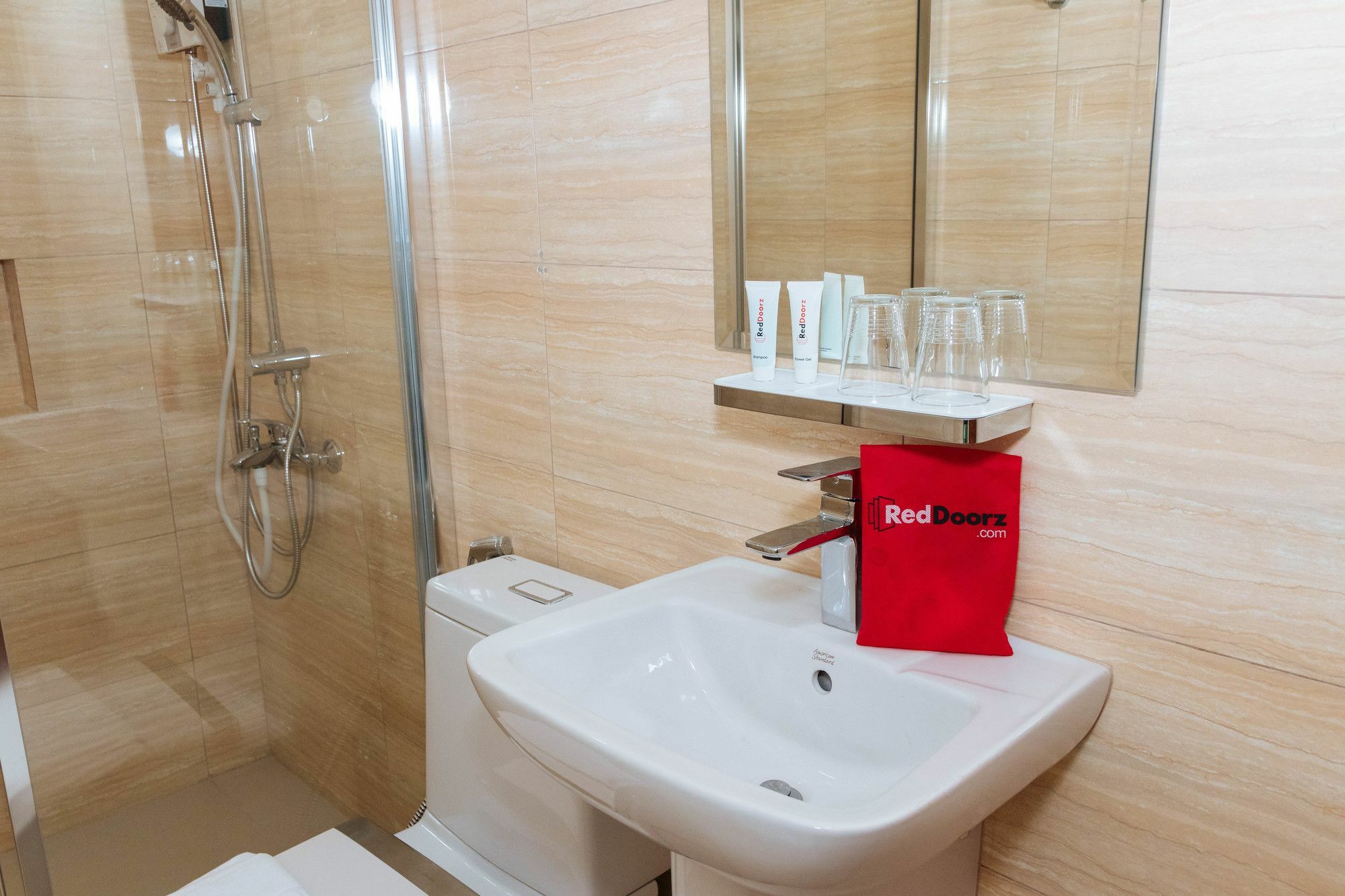 Reddoorz Premium @ Sampaloc Makati Hotel Makati City Exterior foto