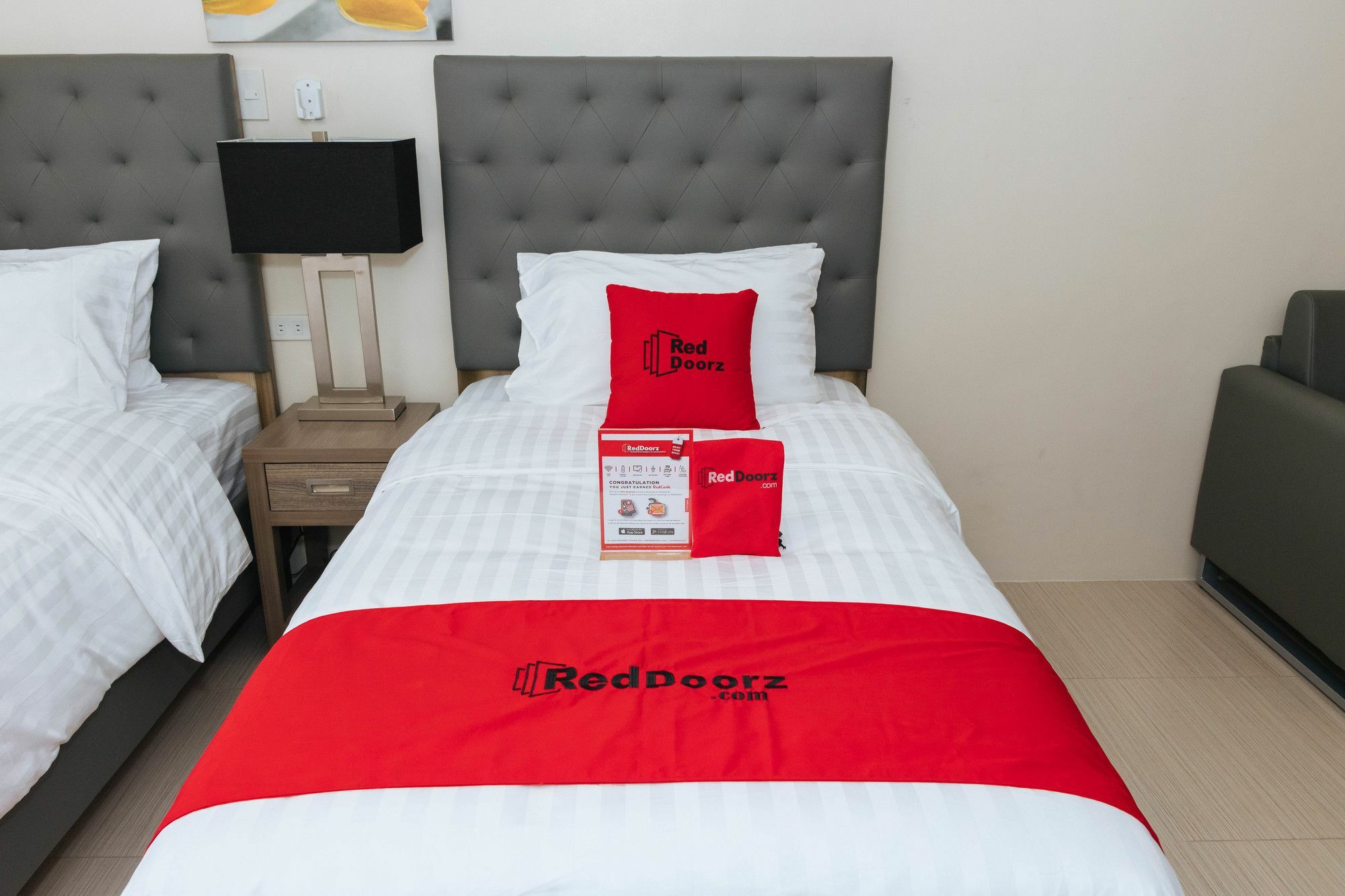 Reddoorz Premium @ Sampaloc Makati Hotel Makati City Exterior foto