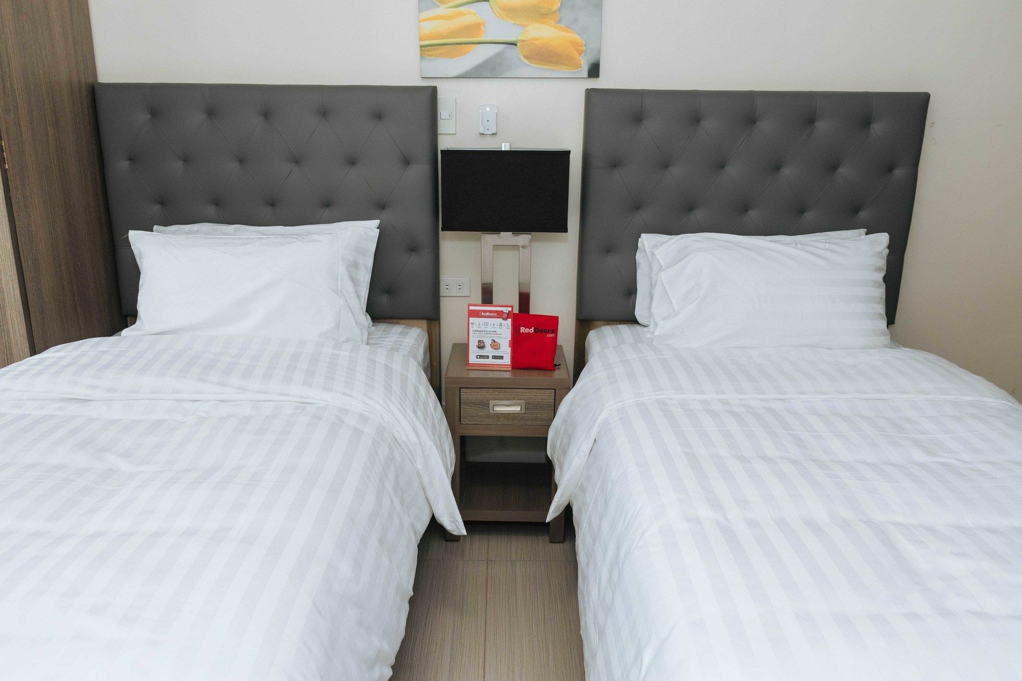 Reddoorz Premium @ Sampaloc Makati Hotel Makati City Exterior foto
