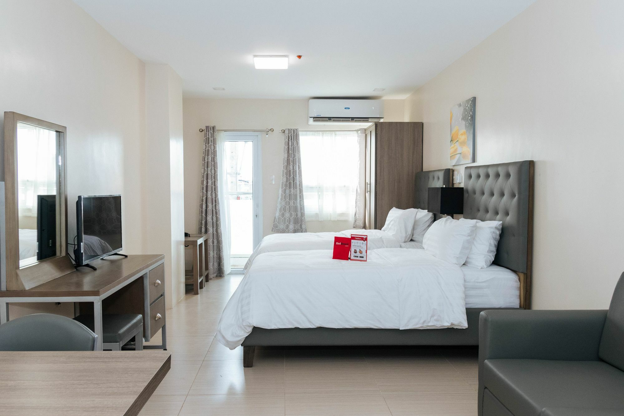Reddoorz Premium @ Sampaloc Makati Hotel Makati City Exterior foto